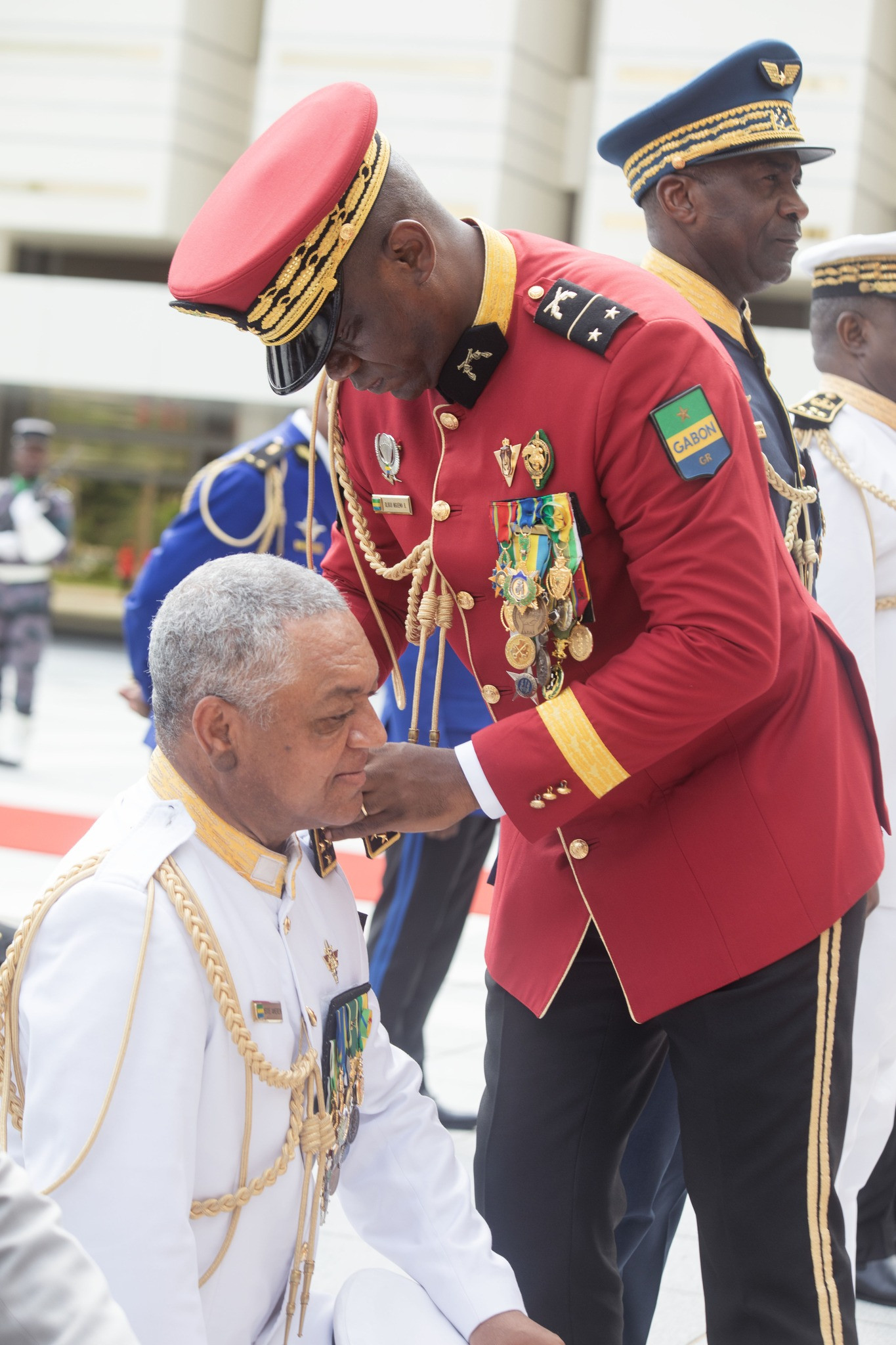 Remise de Galons par le Président Brice Clotaire Oligui Nguema aux Officiers Généraux des Forces de Défense