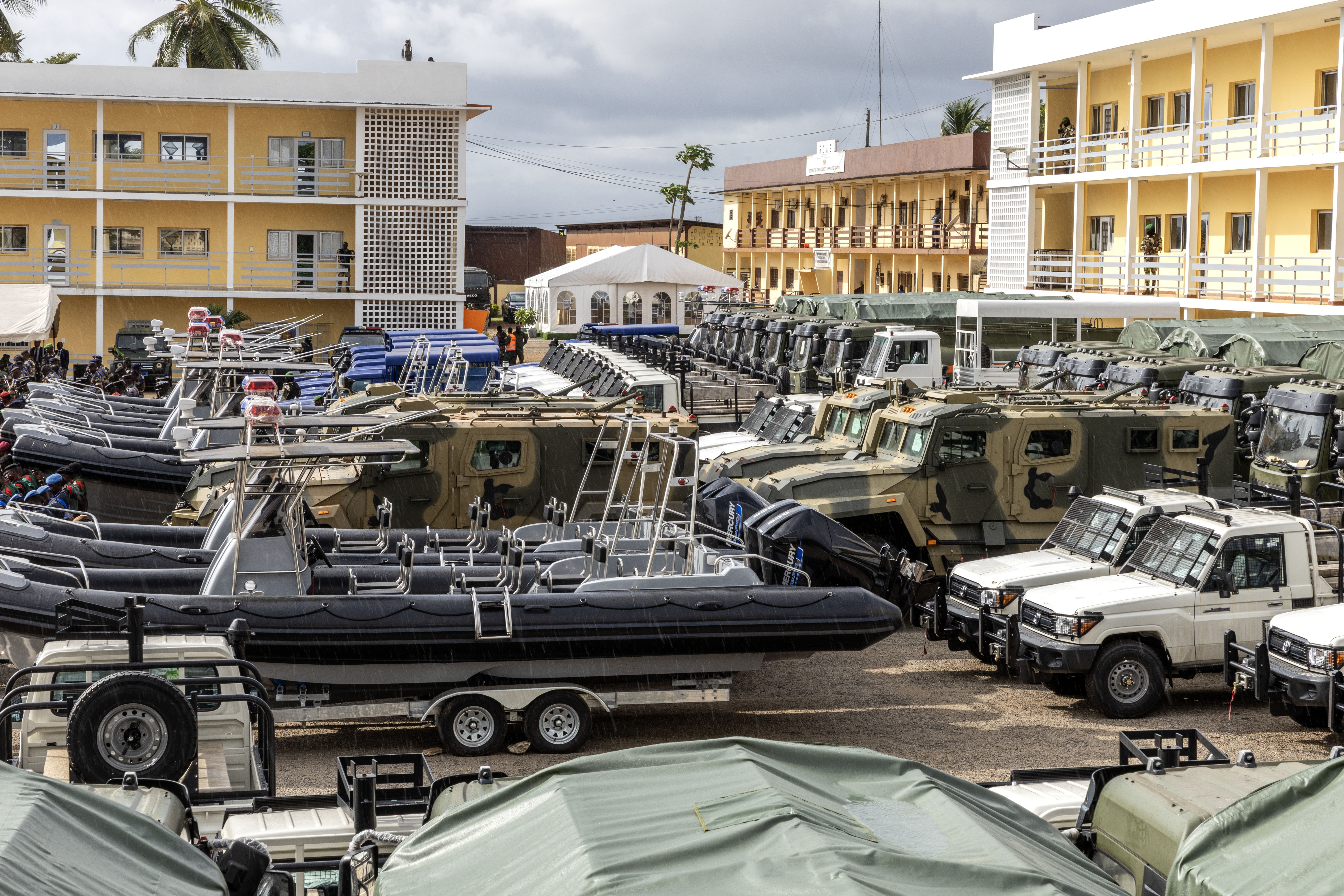 Renforcement des Forces de Défense et de Sécurité Gabonaises : Le Président de la République dote l'armée de nouveaux équipements