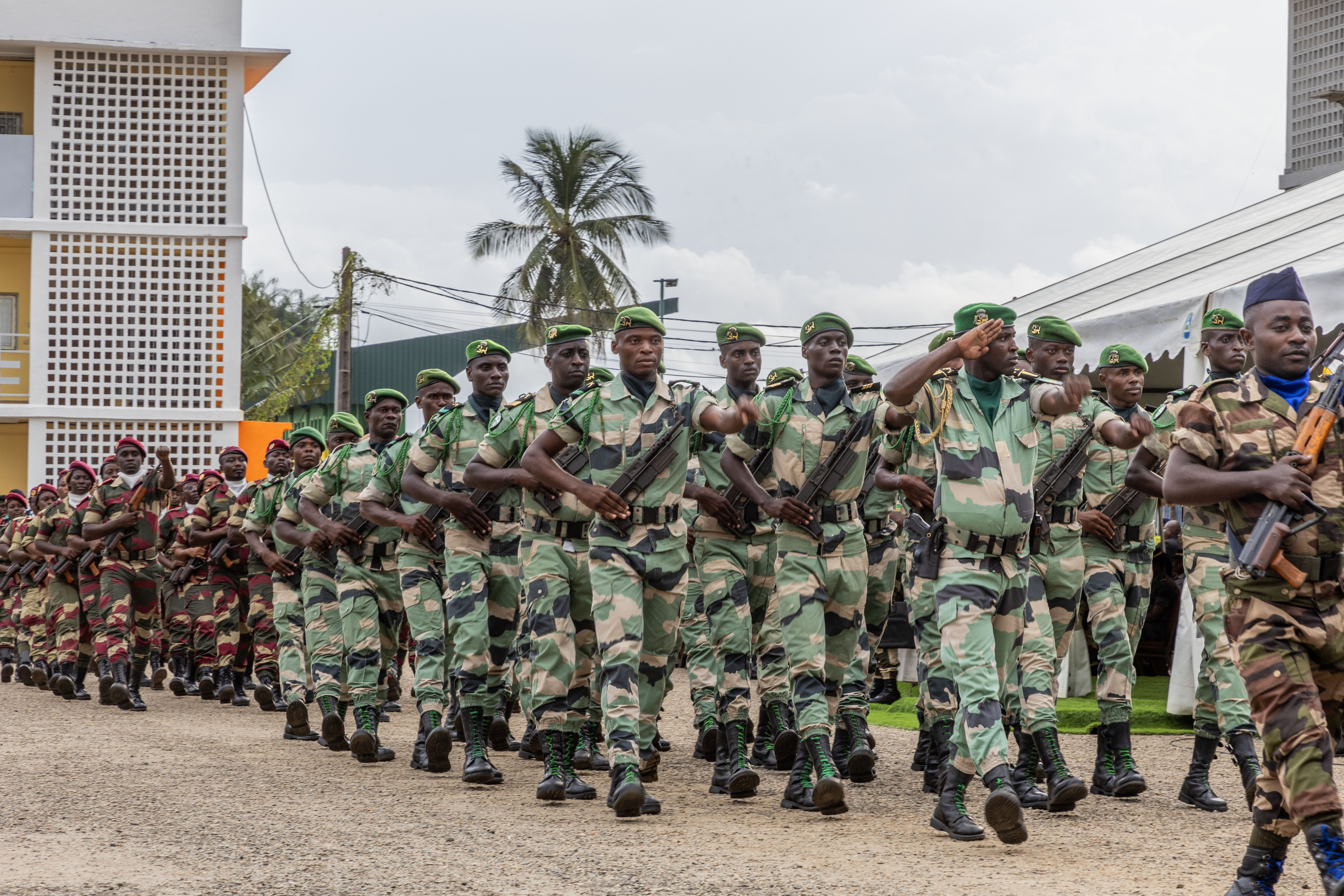 Renforcement des Forces de Défense et de Sécurité Gabonaises : Le Président de la République dote l'armée de nouveaux équipements