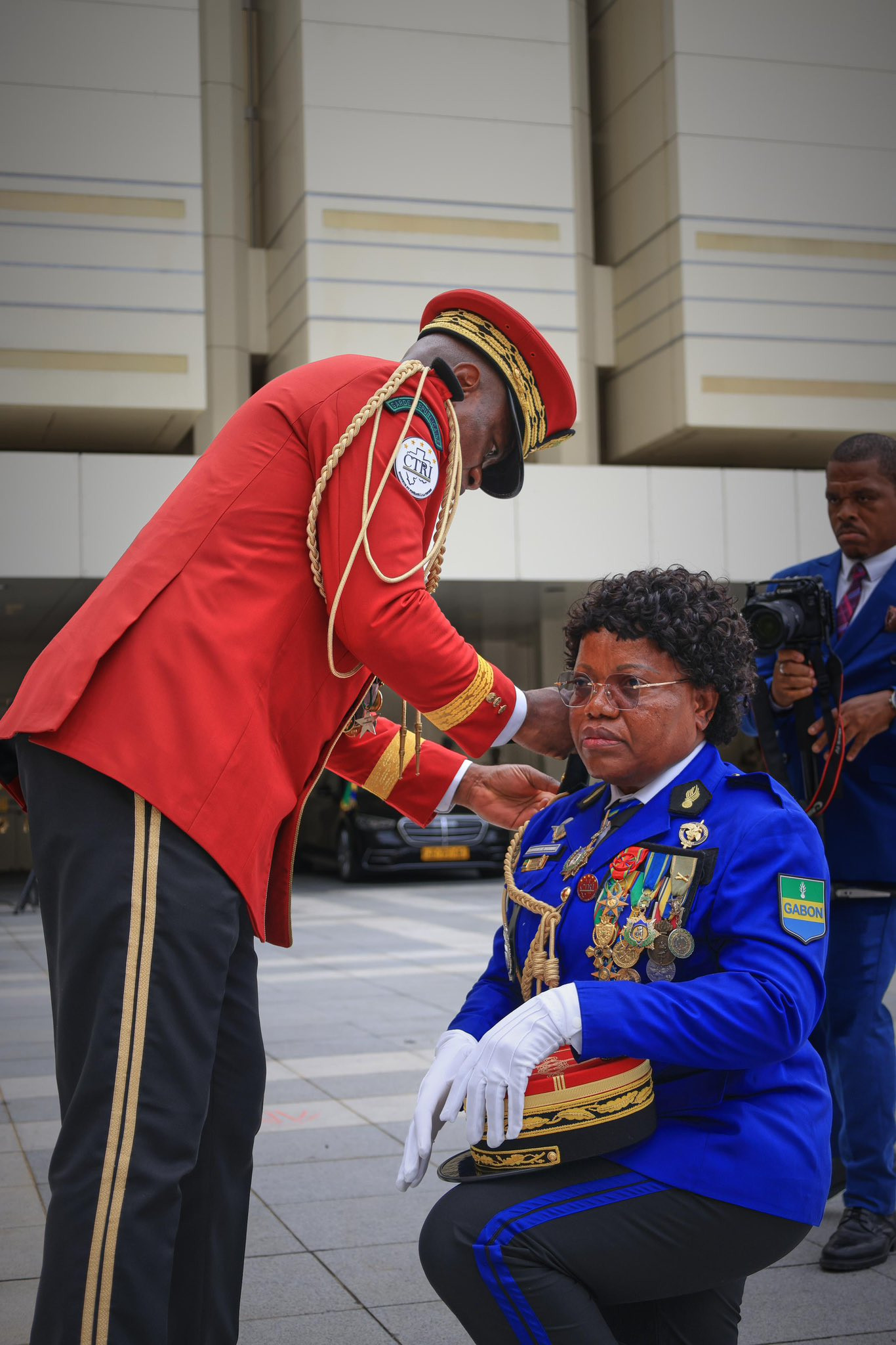 Le Président de la Transition, Président de la République, Chef de l’Etat, le Général Brice Clotaire OLIGUI NGUEMA, Préside la Cérémonie de Port de Galons des Officiers Généraux