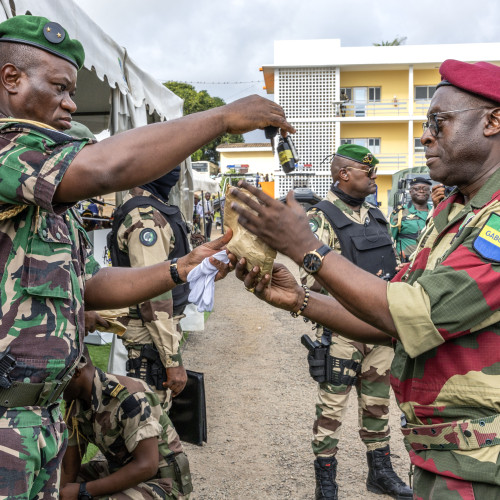 Renforcement des Forces de Défense et de Sécurité Gabonaises : Le Président de la République dote l'armée de nouveaux équipements