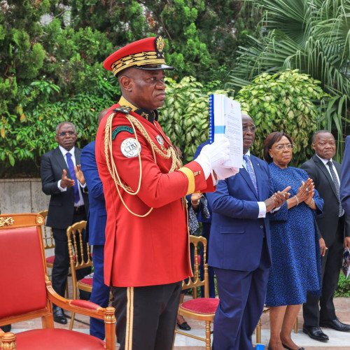 Le Président de la Transition, Président de la République, Chef de l'État, le Général Brice Clotaire Oligui Nguema Reçoit l'Acte de Rachat de la Société Assala Gabon