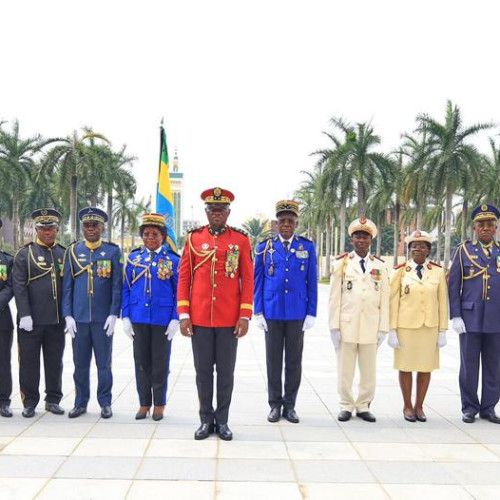 Le Président de la Transition, Président de la République, Chef de l’Etat, le Général Brice Clotaire OLIGUI NGUEMA, Préside la Cérémonie de Port de Galons des Officiers Généraux